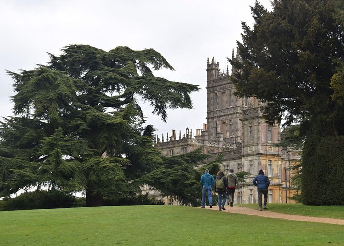 Downton Abbey & Highclere Castle Small-Group Tour from London