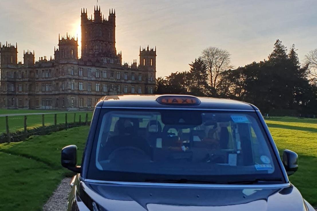 Private Black Cab Downton Abbey Tour with Afternoon Tea