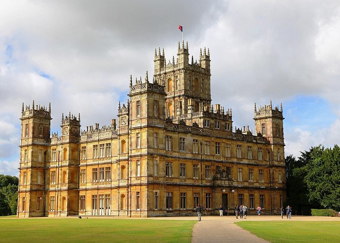 Private Downton Abbey Tour with Yew Tree Farm & Highclere Castle